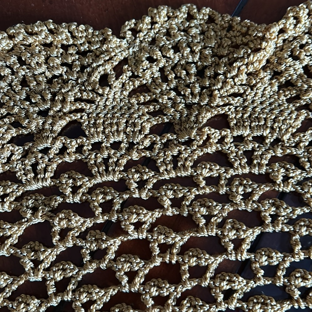 Oval table runner - Picture 13 of 16